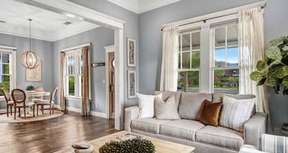 Historic Luxury Bungalow 3 Blocks to Sonoma Plaza, Hot Tub & Bikes!