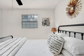 3 bedrooms, desk, iron/ironing board, WiFi
