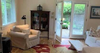 Courtyard Studio Apt