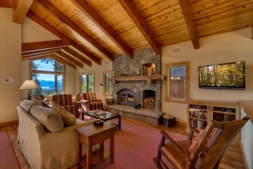Gorgeous West Shore Home, Lakeview, Hottub, Pet Friendly! Tahoe Park HOA, Tahoe Sun By Tahoe Time VR