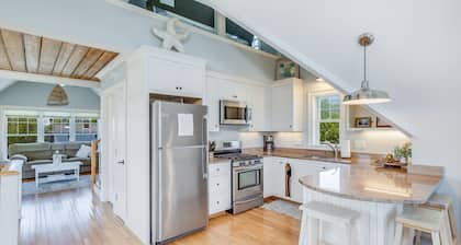 Beautiful Plum Island Escape; Steps from Beach- Coveted Southern Island Location