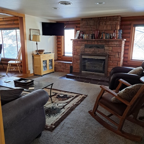 "The Orchard Cabin" 3 Bedoom Sleeps 6-12