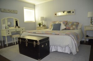 2 bedrooms, desk, iron/ironing board, free WiFi