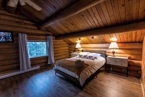 3 chambres, fer et planche à repasser, lit de bébé portatif