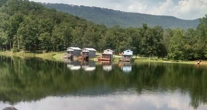 Lake House Fishing Cabin (35 minutes from Chattanooga Tn)