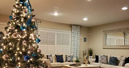 Casa de la piscina en la playa de apolo