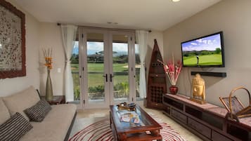 Smart TV, lettore DVD, tavolo da ping pong