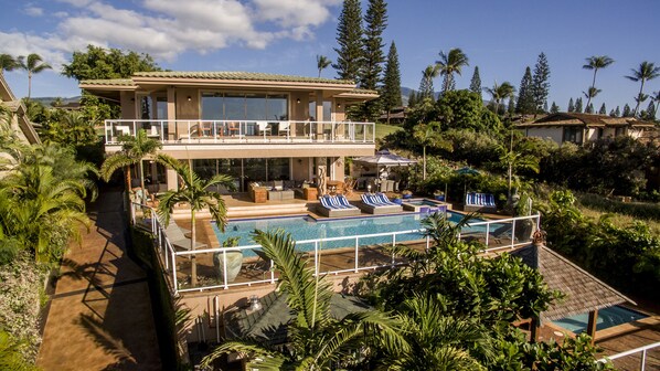 Piscine extérieure, piscine chauffée