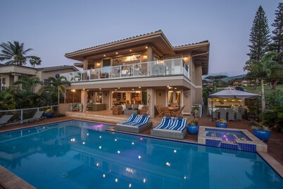 Spectacular Sunset and Ocean Views with Pool & Hotbub near Kaanapali Beach