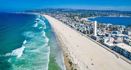 2 Story + Ocean Front + AC + Exclusive View Balcony