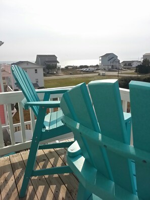 Property grounds - Just Steps From the Beach! No need to pay to park.. (Holden Beach)