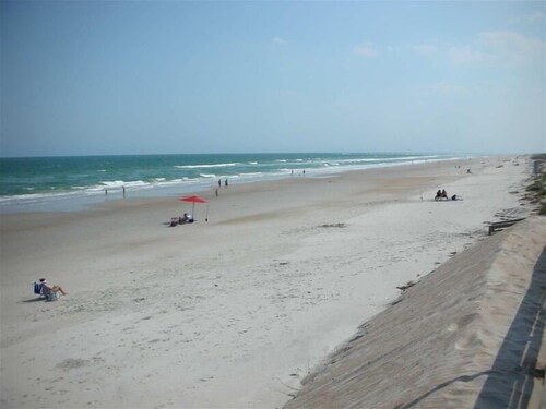 Rideout's Hideout - Easy Beach Access - Sound Views - Family & Pet Friendly