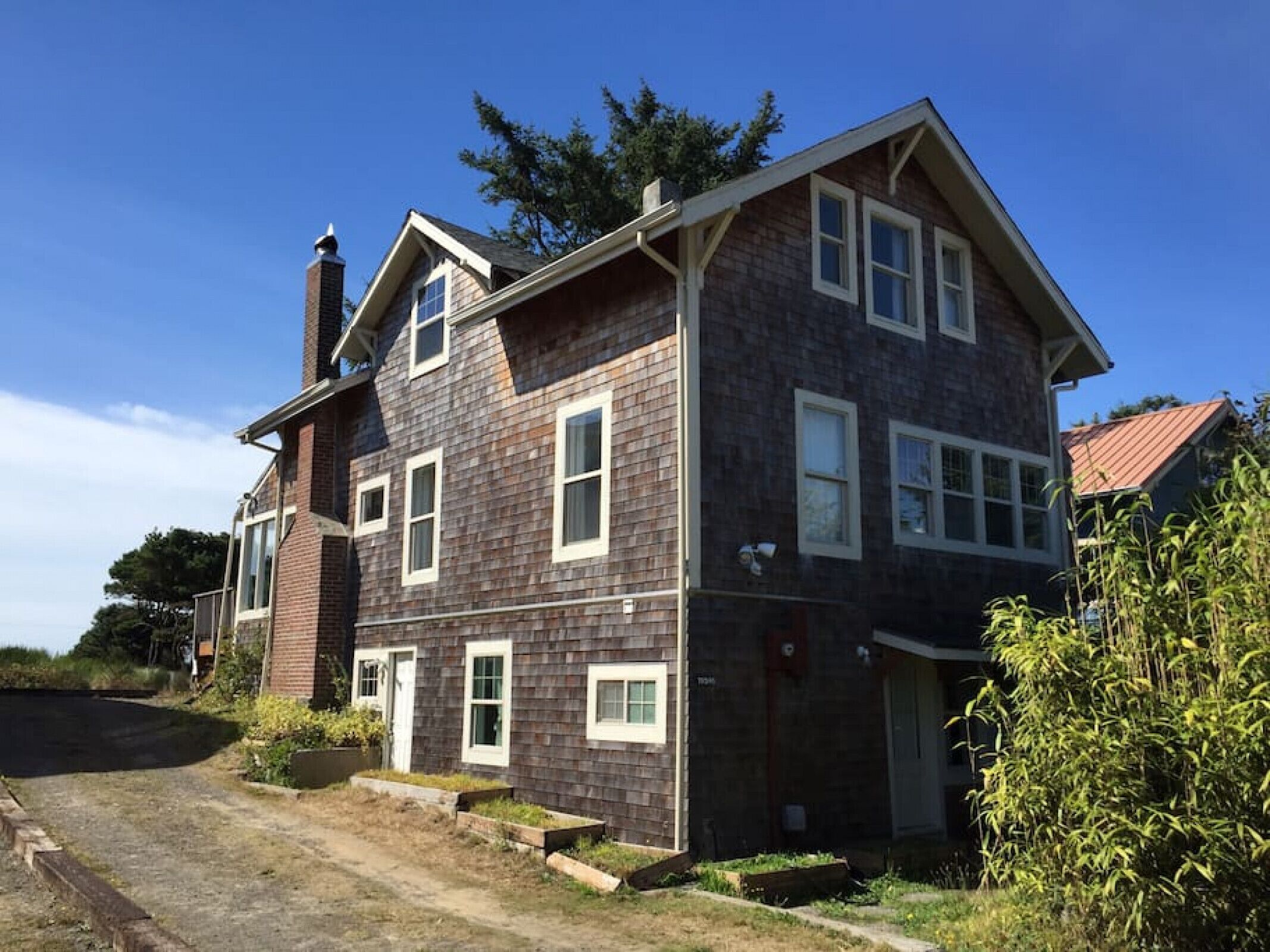 Sharkalope 6 bd/3 ba, Hot Tub, Oceanfront, Arcade