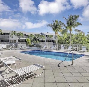 Piscine extérieure, piscine chauffée