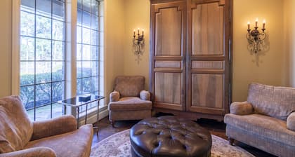 Lake Palestine's Best Property for Vacations, Reunions, Events, Get-Aways!!!