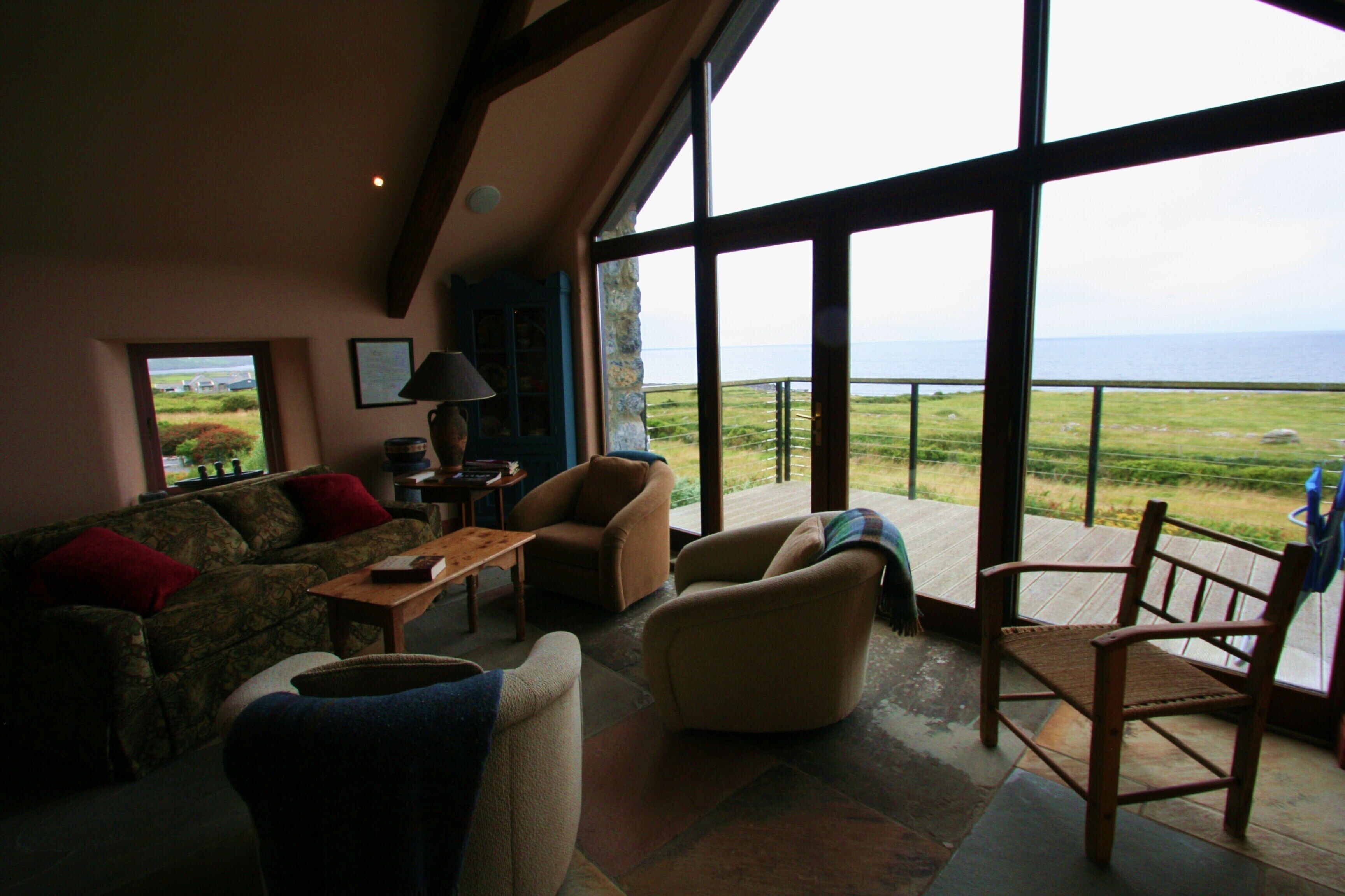 壁炉、书、音乐库、立体声音响