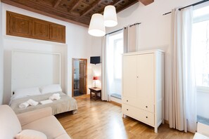 1 bedroom, iron/ironing board, free WiFi, bed sheets - SPECIAL OFFER - in the Heart of ancient Rome (Roma)