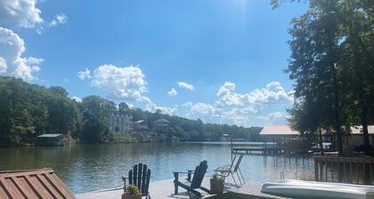 Lake Hamilton Lakefront Retreat--Spacious & Stylish, National Park Views, Kayaks