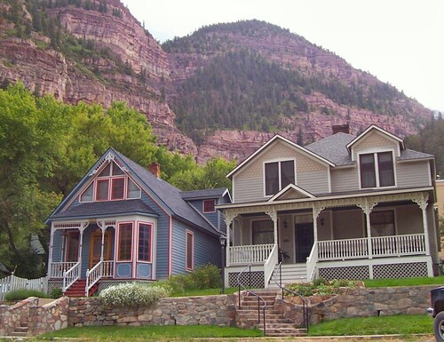 Alpine House: 3 Bed, 2 bath - wonderful 'in Ouray' location