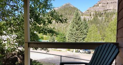 Alpine House: 3 Bed, 2 bath - wonderful 'in Ouray' location