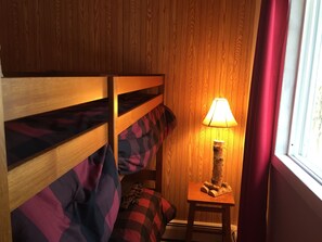 4 habitaciones, tabla de planchar con plancha y wifi gratis 