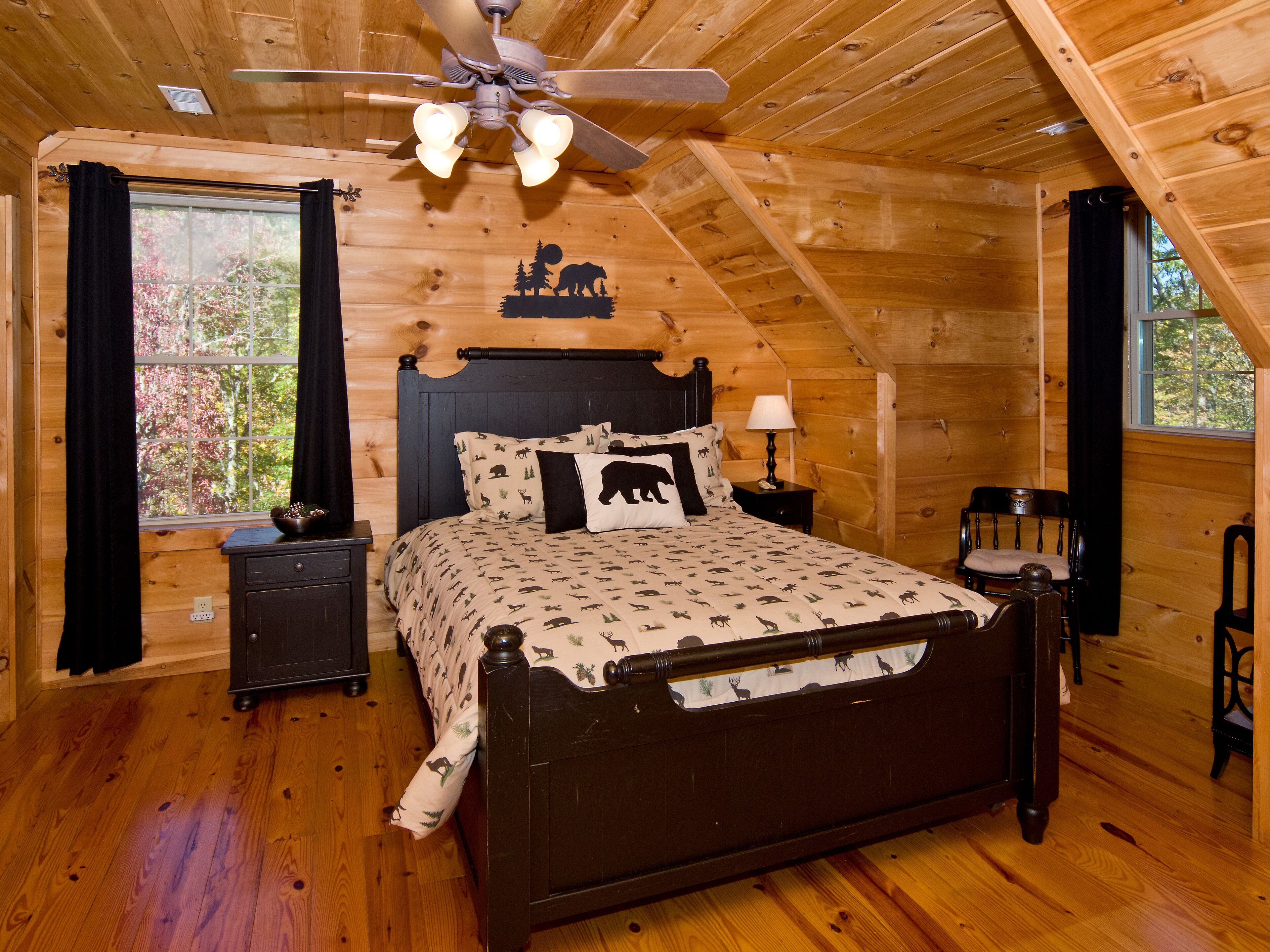 The Bear Room (Queen bed)