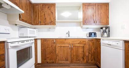 Fitzsimmons B - Located in the Heart of Whistler Village, Private Sauna