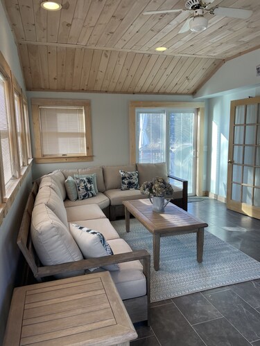 Ideal Edgartown Village Location-Walk to Town/Bike to Beach