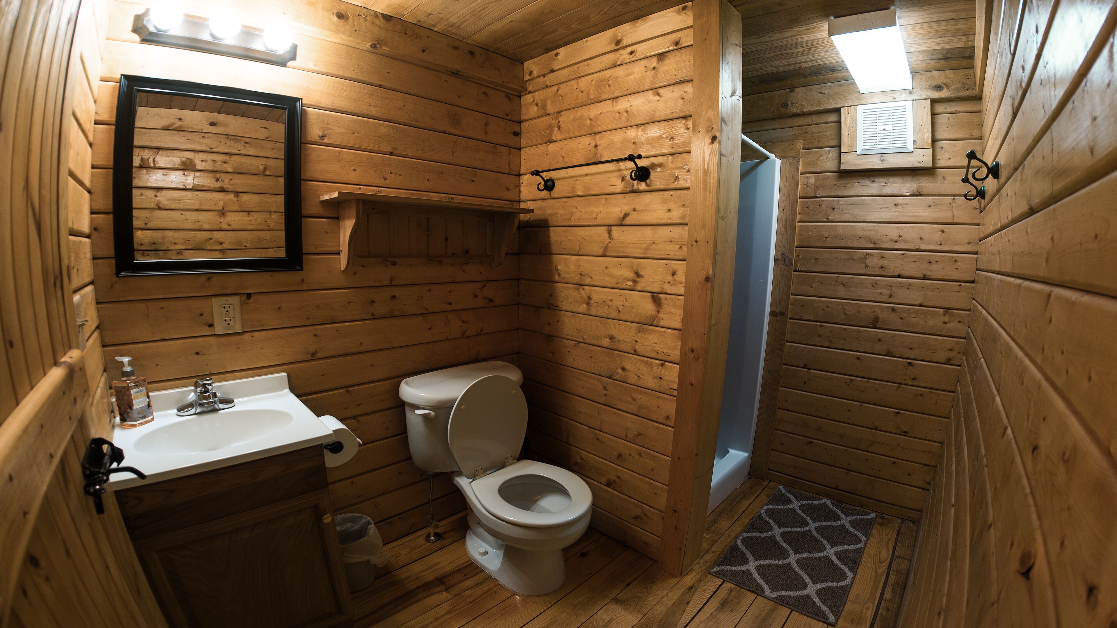 Towels, soap, shampoo, toilet paper