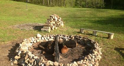 T Lea Farm: Your serene Luxury *73-Acre Vacation Retreat great for bikers too!