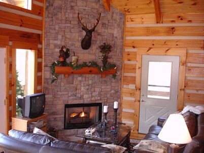 T Lea Farm: Your serene Luxury *73-Acre Vacation Retreat great for bikers too!