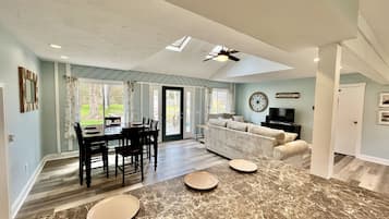 Smart TV, DVD player