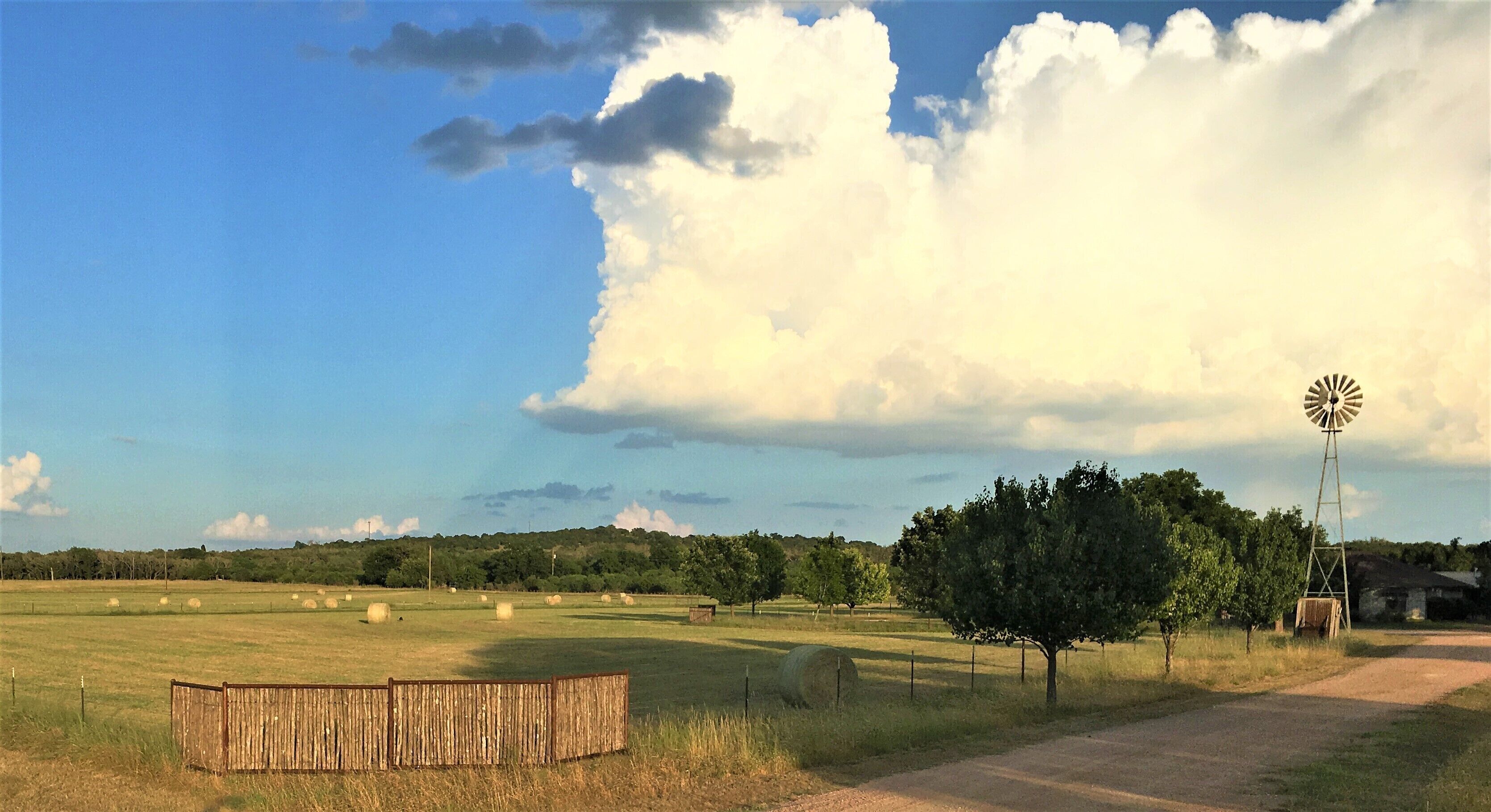 Escape to the Ranch!, Sleeps 8, Vineyards and Luckenbach