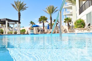 A heated pool - Bella Riva 202 • Luxury 4 BR, 3rd Floor, Beachfront, Pool, Hot Tub, Free Beach Service (Fort Walton Beach)