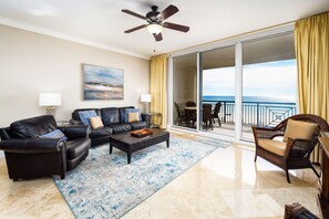 Smart TV, DVD player - Bella Riva 202 • Luxury 4 BR, 3rd Floor, Beachfront, Pool, Hot Tub, Free Beach Service (Fort Walton Beach)
