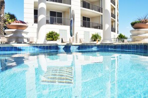 A heated pool - Bella Riva 202 • Luxury 4 BR, 3rd Floor, Beachfront, Pool, Hot Tub, Free Beach Service (Fort Walton Beach)