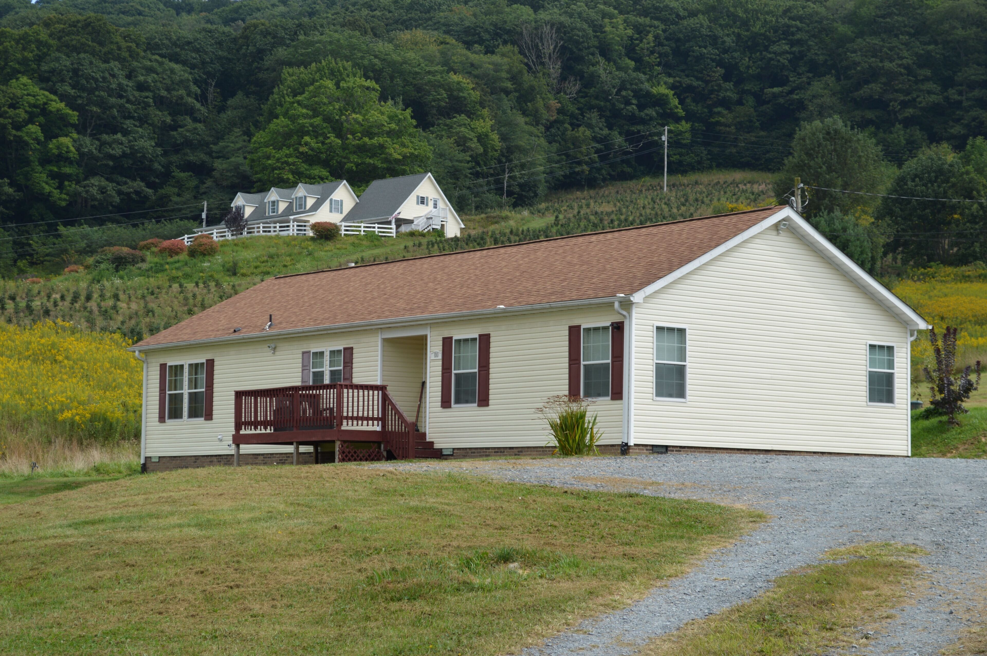 Beautiful Mountain  House with Sugar Mountain view.