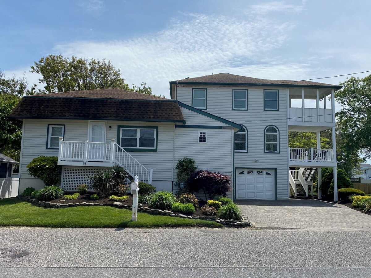 Pet-friendly Home Just One Block From The Delaware Bay