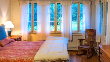 3 bedrooms, bed sheets