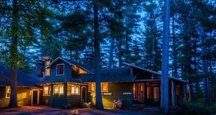 Hirsimökki-Oma kylpyhuone-Metsäinen näkymä-Gardeners Pet Friendly