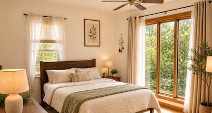 Riverfront Smoky Mountain Retreat Near Highlands & Waterfalls
