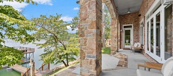 Luxury Lake Home, impresionantes vistas, la mejor ubicación!  