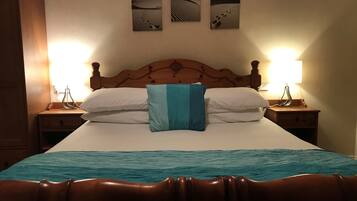 3 bedrooms, iron/ironing board, travel cot, free WiFi