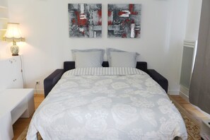 2 slaapkamers, een strijkplank/strijkijzer, wifi, beddengoed