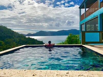 Acceso a playa privada, kayaks, piscina, vistas y privacidad en el East End