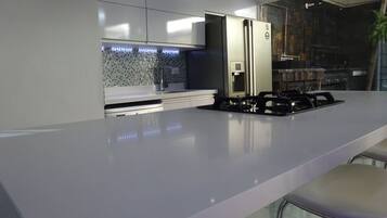 Fridge, microwave, oven, stovetop