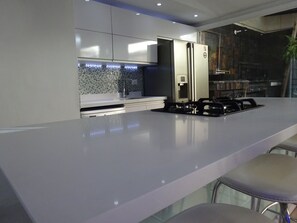 Fridge, microwave, oven, stovetop