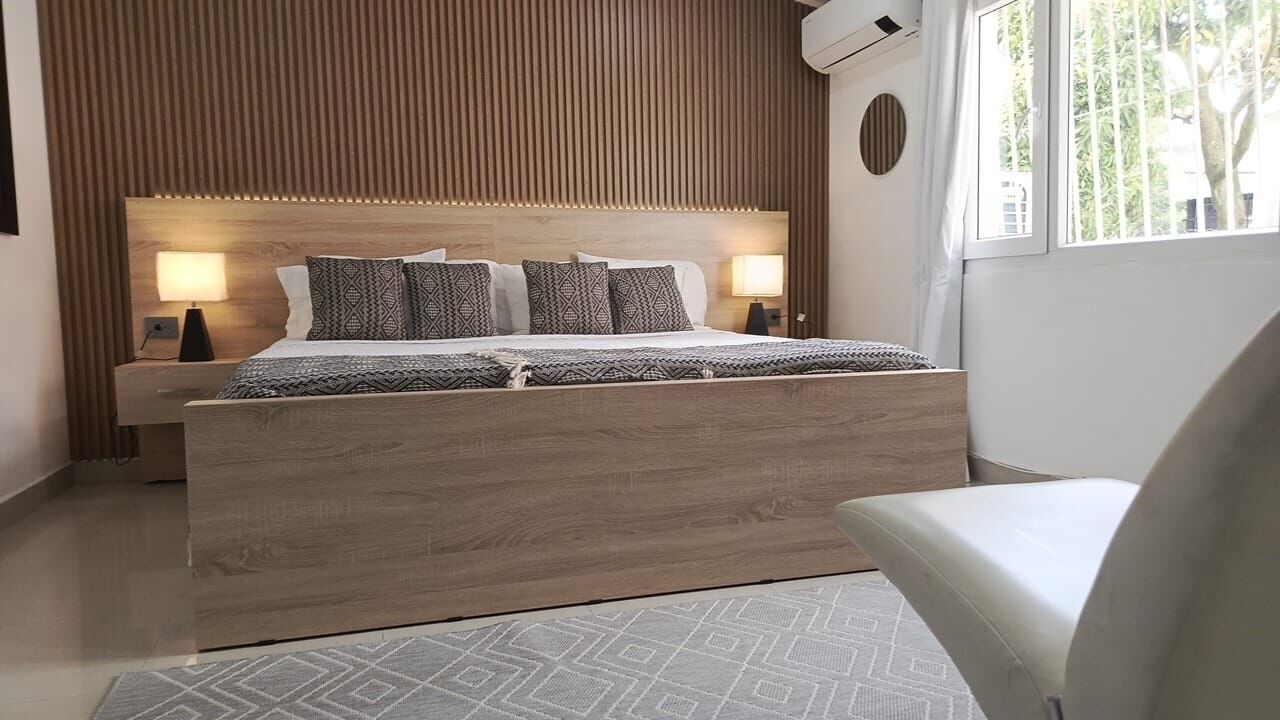 8 bedrooms, in-room safe, desk, iron/ironing board