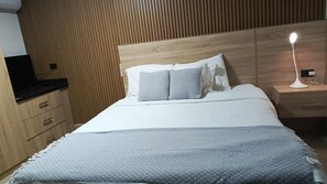 8 bedrooms, in-room safe, desk, iron/ironing board - 8 BR Luxury 6000 S.F. Mansion , 2 Bars Hot Tub, Bbq and Ac  (Medellin)