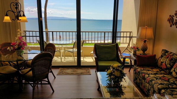 Smart TV, DVD player, books, stereo - Oceanfront at Sugar Beach Resort - #226 (Kihei)